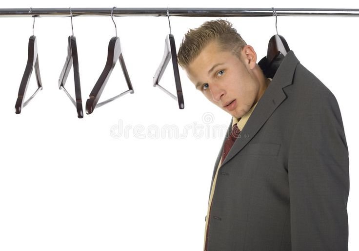 Мужчина с вешалкой