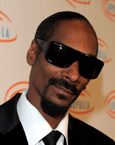 Негр в солнцезащитных очках