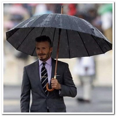 Парень с зонтом