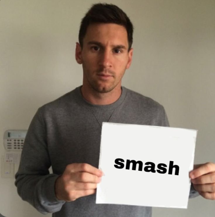 Лионель Месси с листком