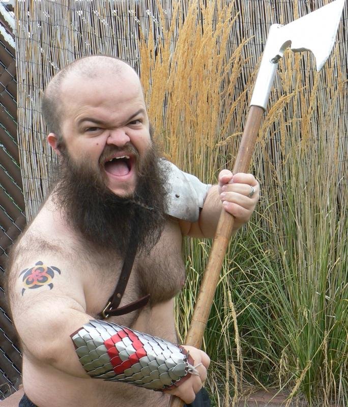 Лысый Дварф с топором