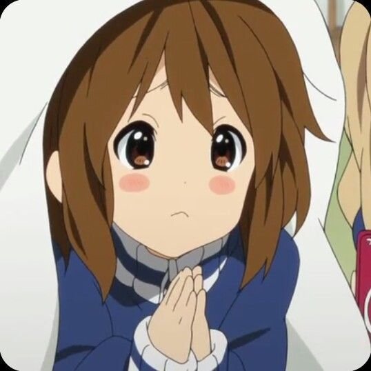 Юи Хирасава плачет