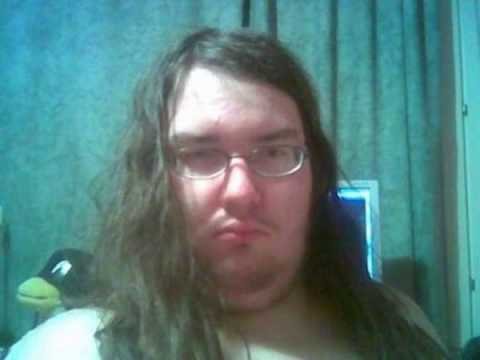 Толстый с длинными волосами