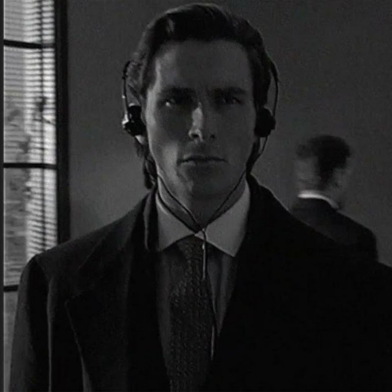 Патрик Бейтман (Кристиан Бейл), "американский психопат", 2000