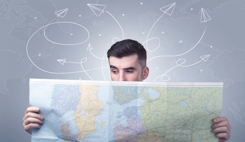 Человек над картой