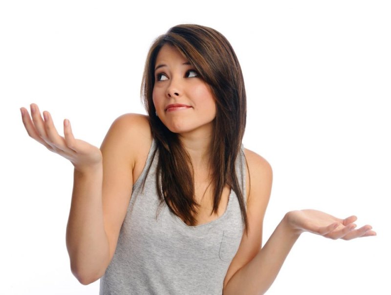 Пожимает плечами