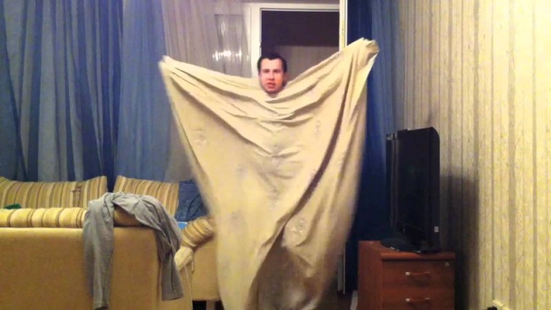 Человек в пододеяльнике