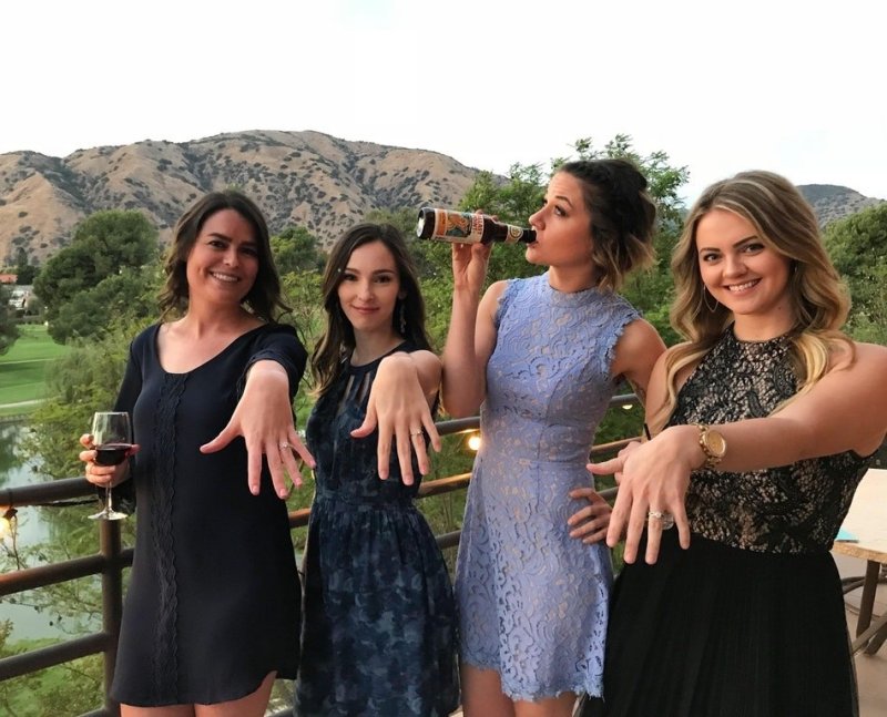 Счастливая женщина Мем