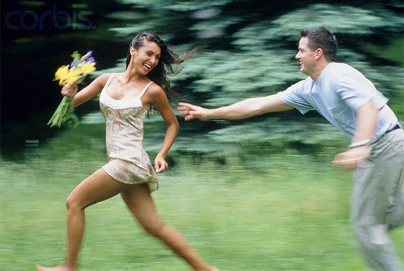 Мужчина убегает