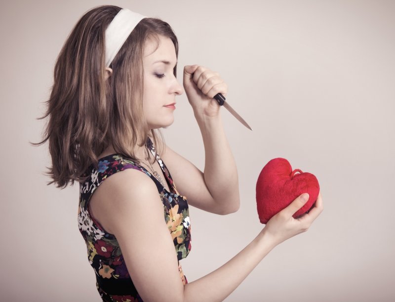Девушка с сердечком