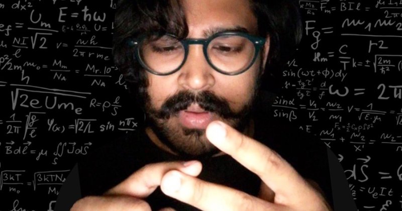 Чувак считает на пальцах