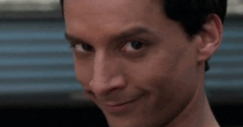 Подмигивающий человек