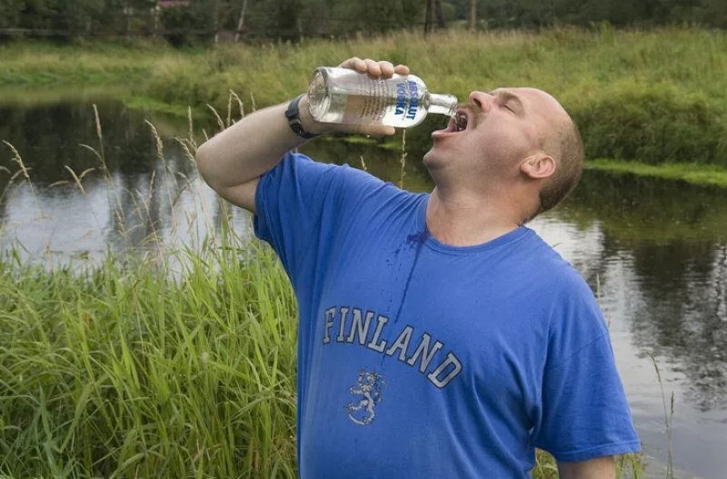 Пить водку