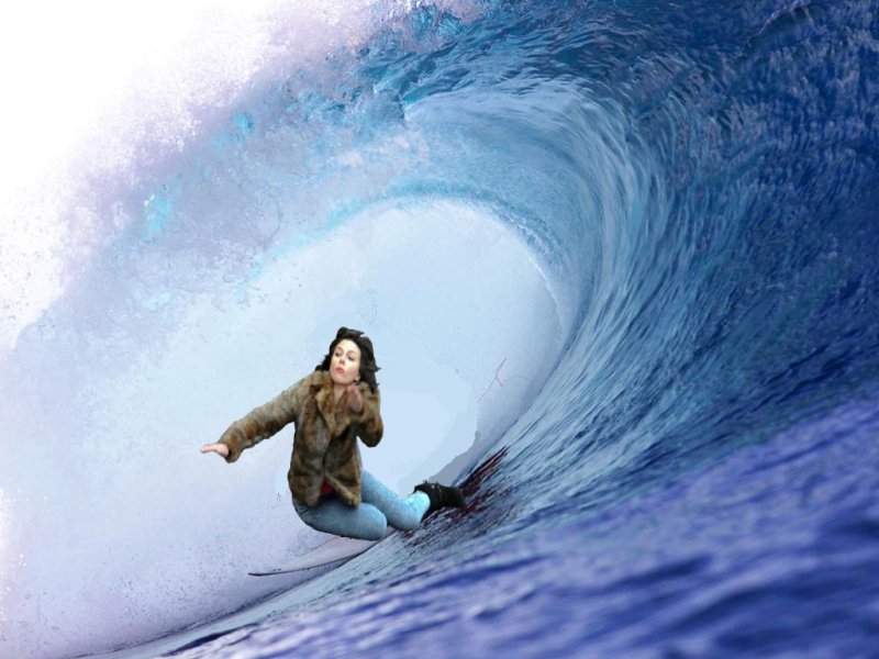 Девушка на волне