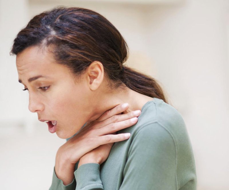 Человек подавился