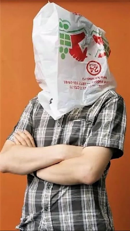 Полиэтиленовый пакет на голове