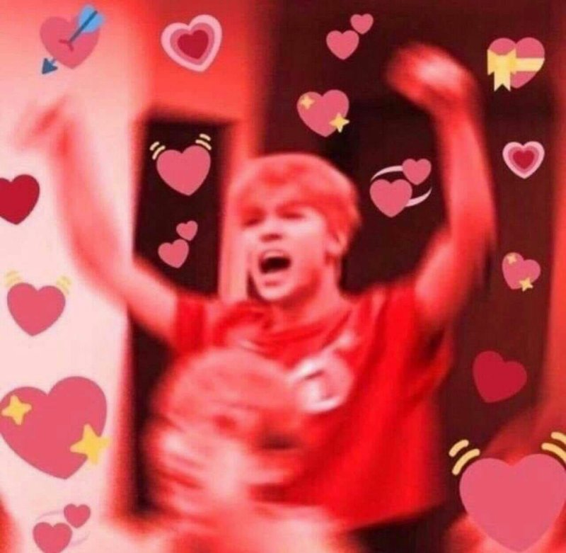 Закидали сердечками