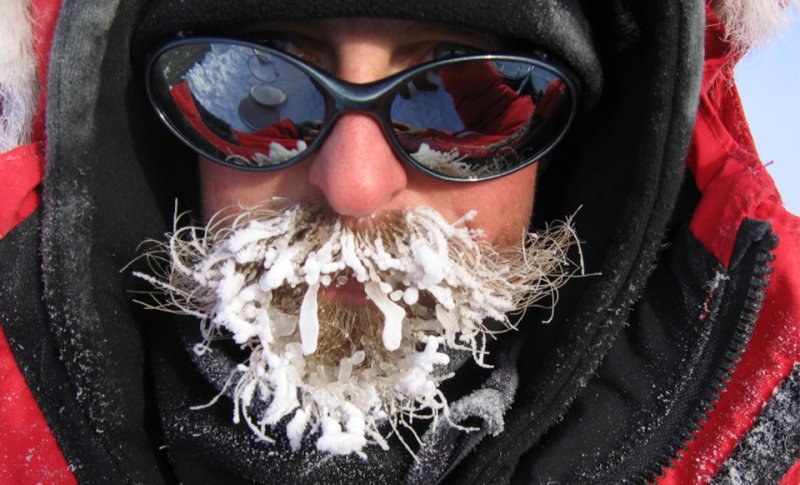 Замерзшие усы