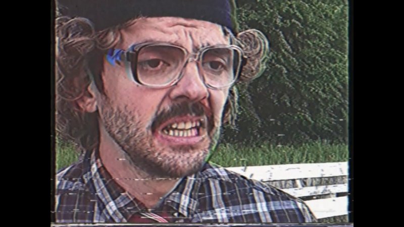 Антон Лапенко в очках