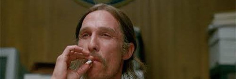 Настоящий детектив Метью Макконахи курит