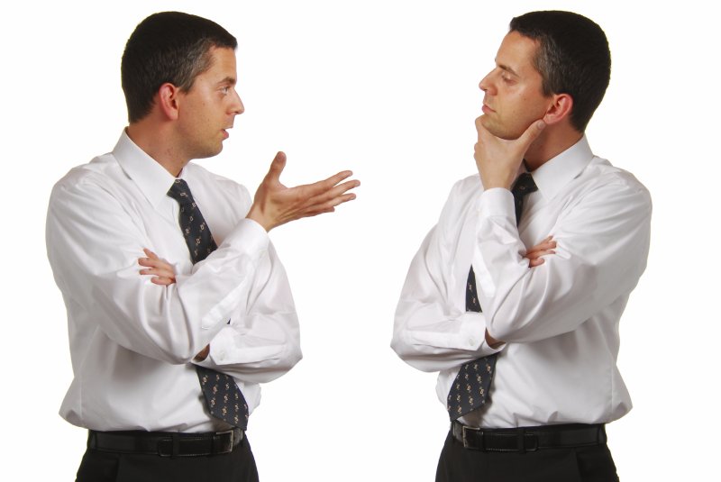 Человек рассказывает