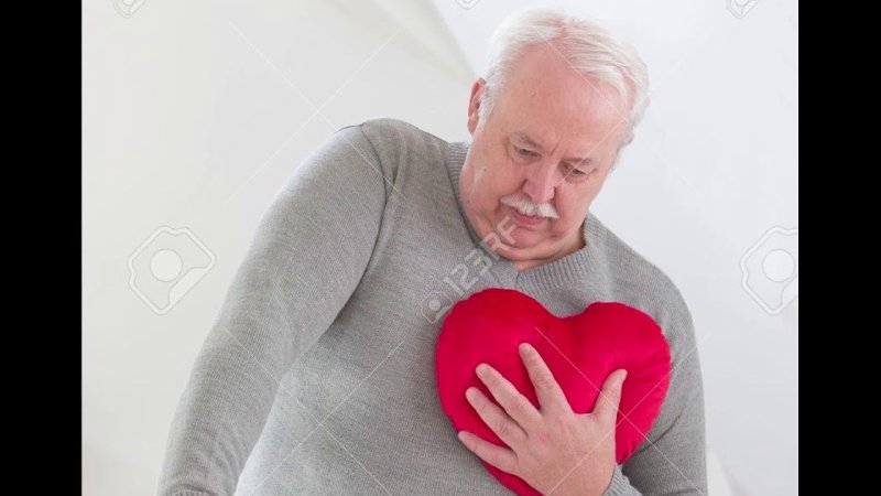 Дед держится за сердце