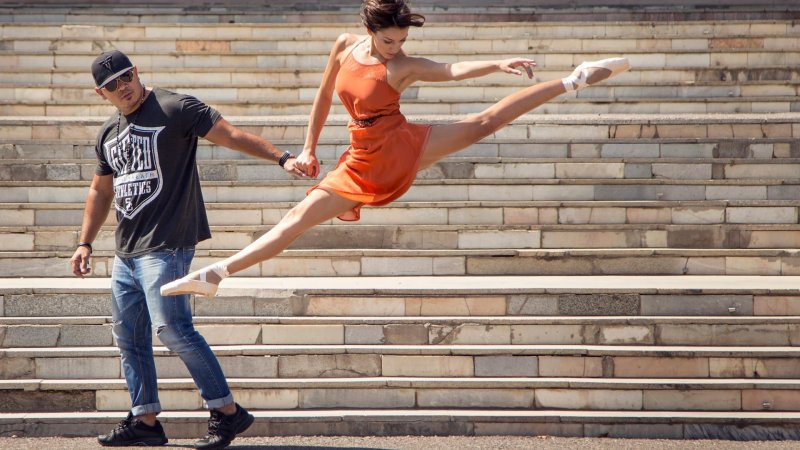 Танцы девушек