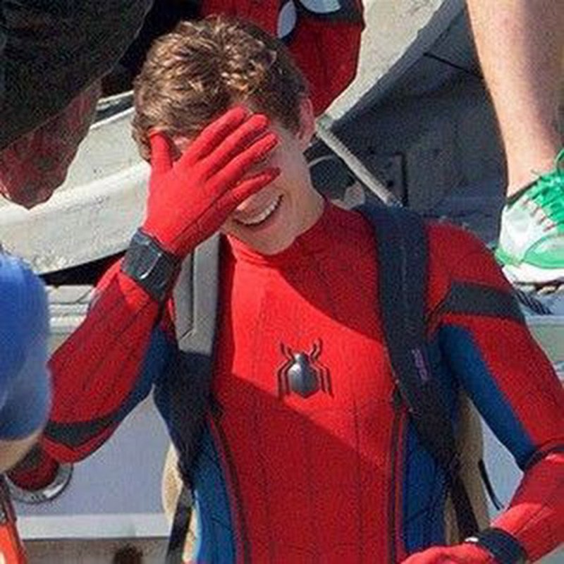 Том Холланд человек паук