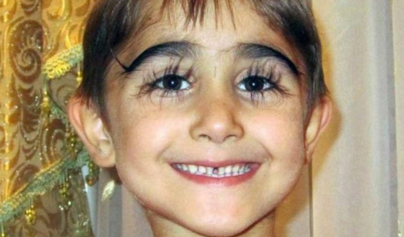 Стюарт Миллер ресницы