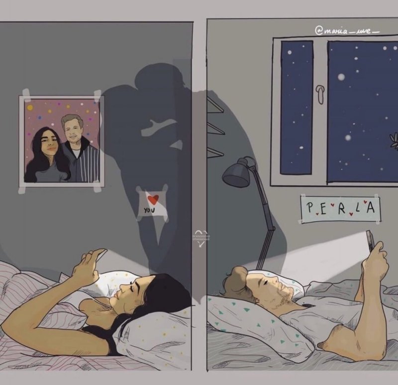 Парень и девушка переписываются перед сном