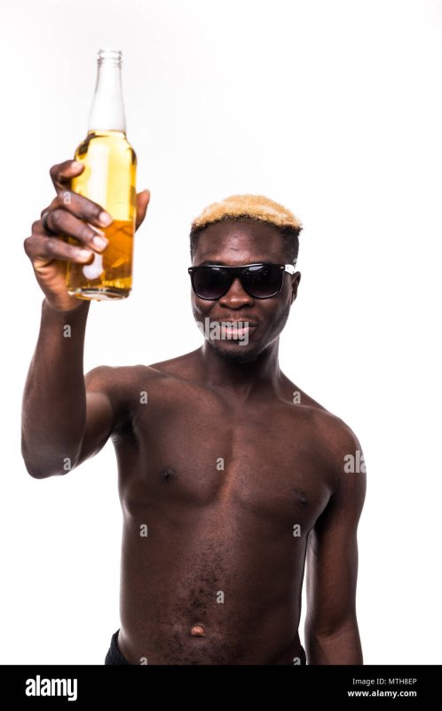Негр с кружкой пива