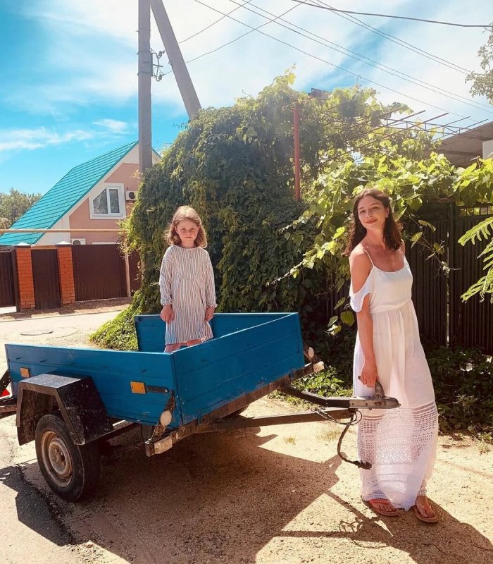 Девушка с прицепом Мем