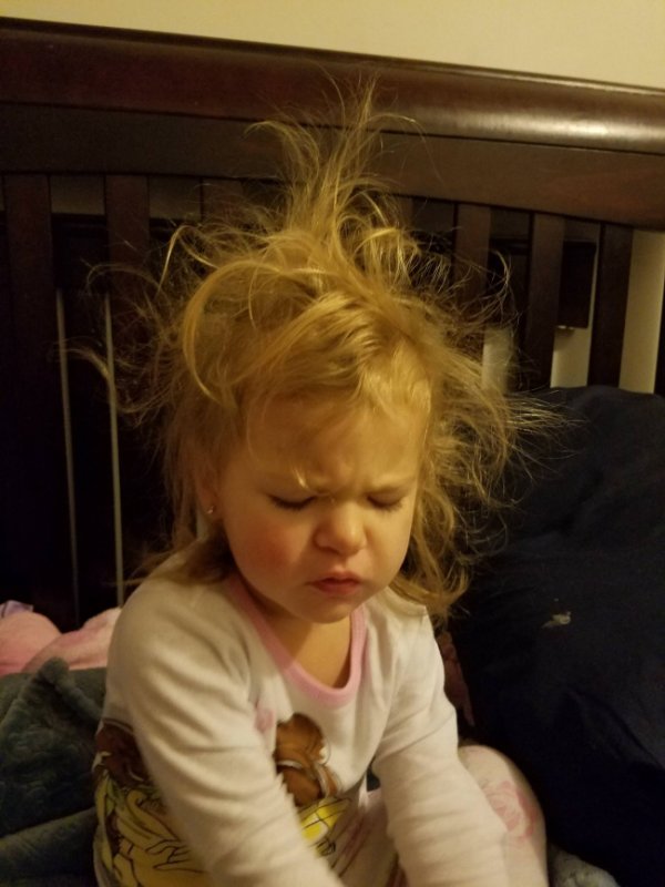 Сонное лицо девушки