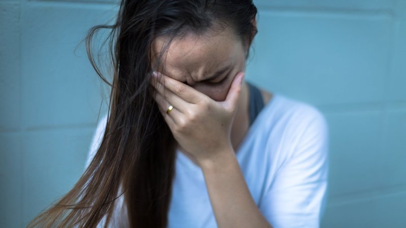 Грустная женщина