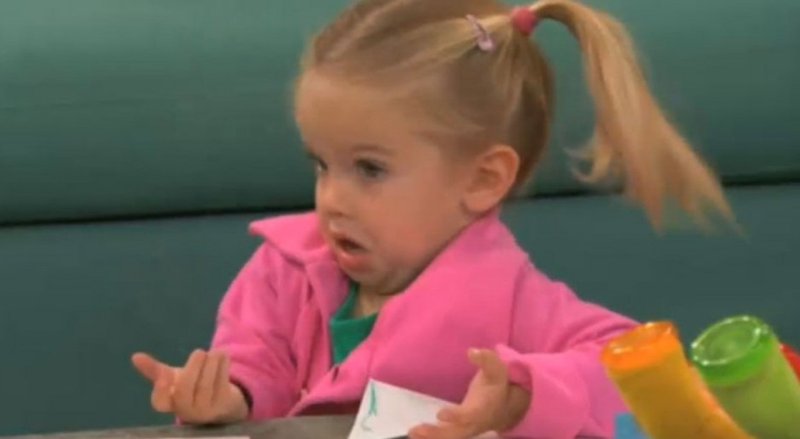 Девочка возмущение