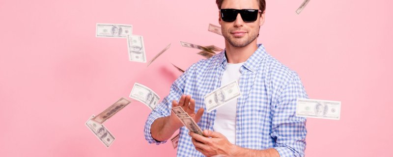 ДИКАПРИО выбрасывает деньги