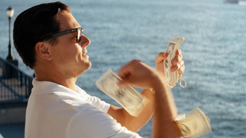 Леонардо ДИКАПРИО сденгами