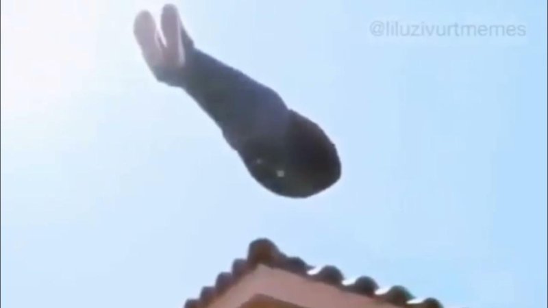 Мем негр левитирует