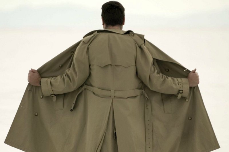 Раскрытый плащ