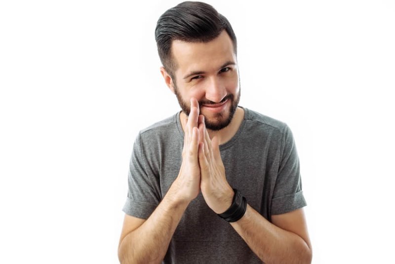 Хитрая эмоция мужчина