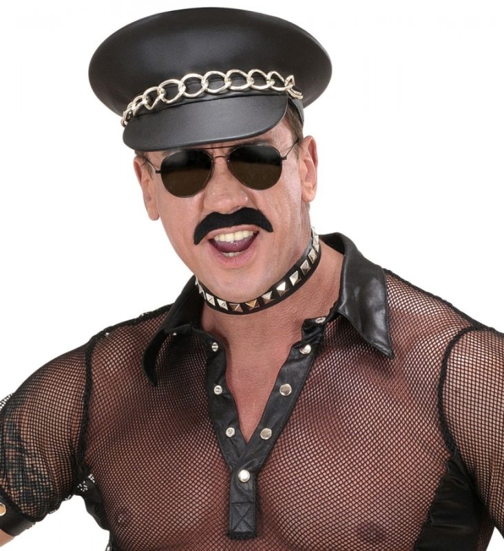 Гомосеки в кожаных фуражках