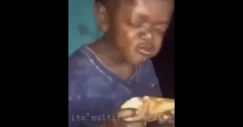 Мальчик негр