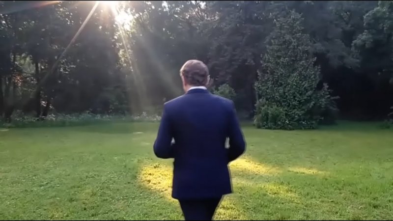 Евгений Понасенков гуляет