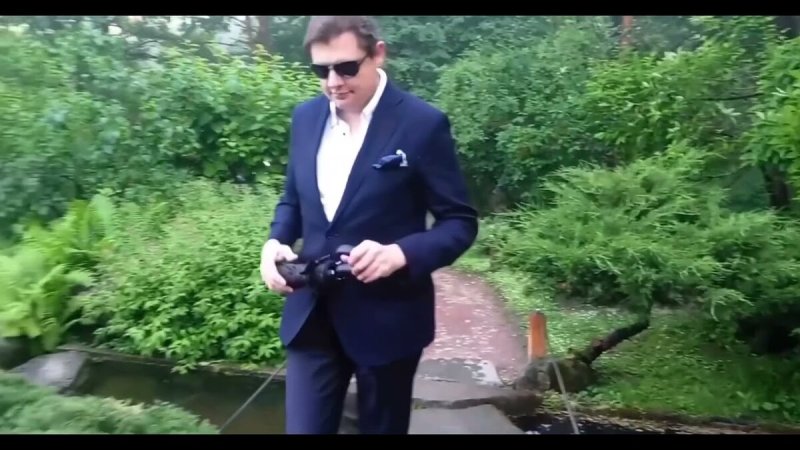 Евгений Понасенков гуляет