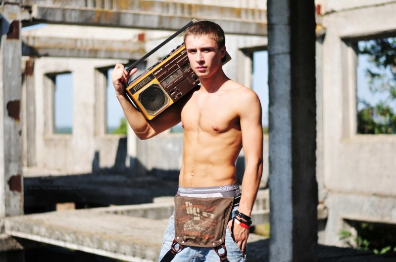 Парень на стройке