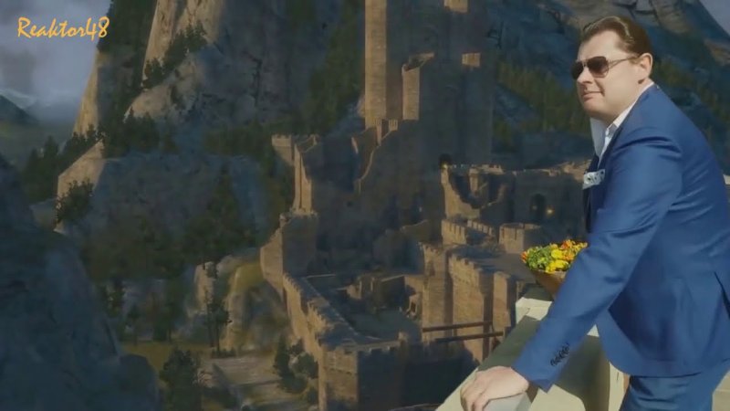 Евгений Понасенков гуляет в парке