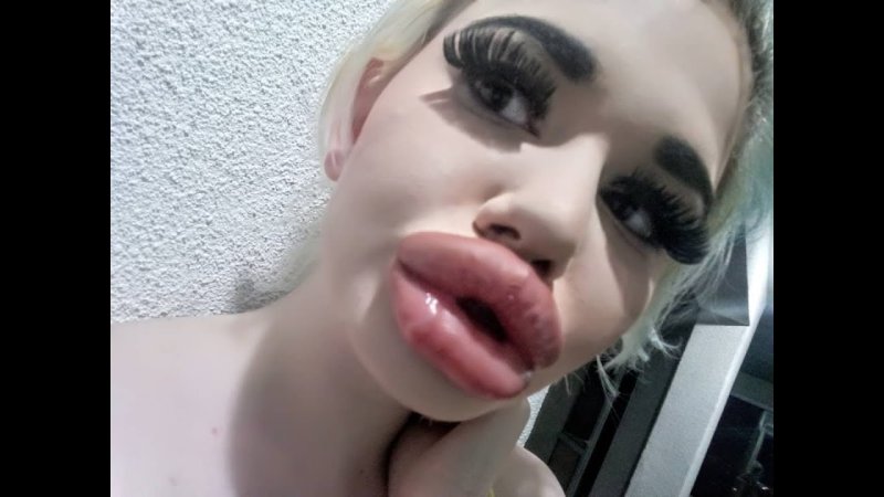 Андреа Иванова самые большие губы