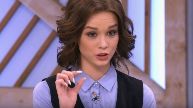 Девушка из пусть говорят