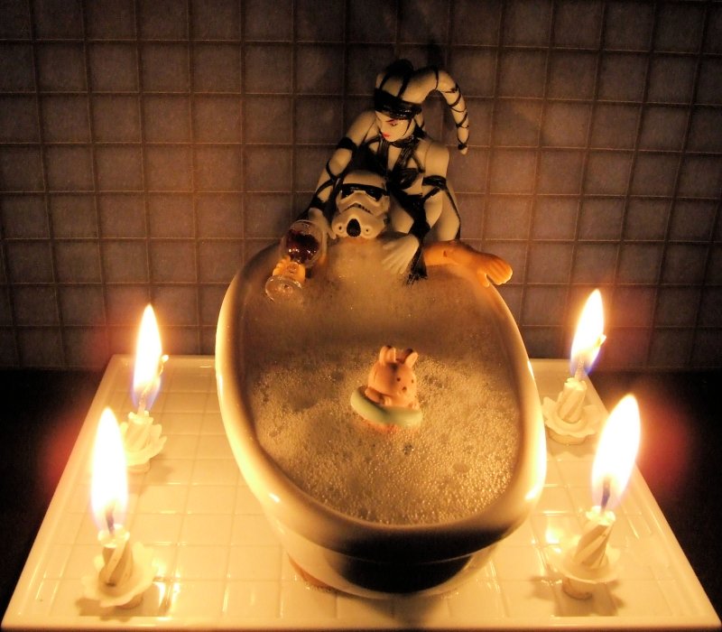 Ванная с пеной и свечами