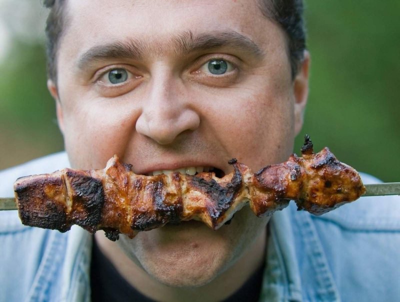 Люди на шашлыках